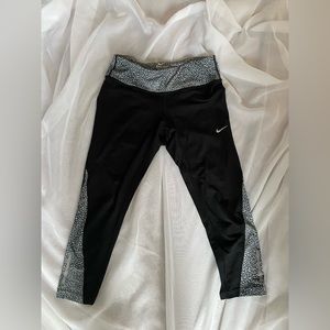 Nike Dri-Fit ankle length leggings Size Small (S)